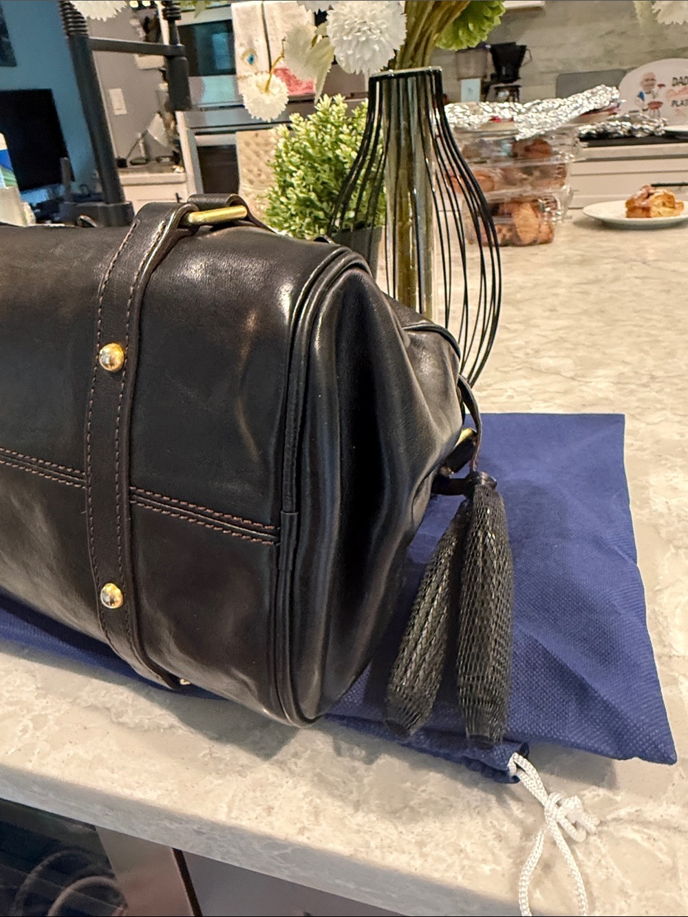 Dooney and Bourke Florentine satchel - Picture 5 of 11
